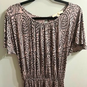 Loft dress with black print, mid-length. Pair with a black or brown belt!